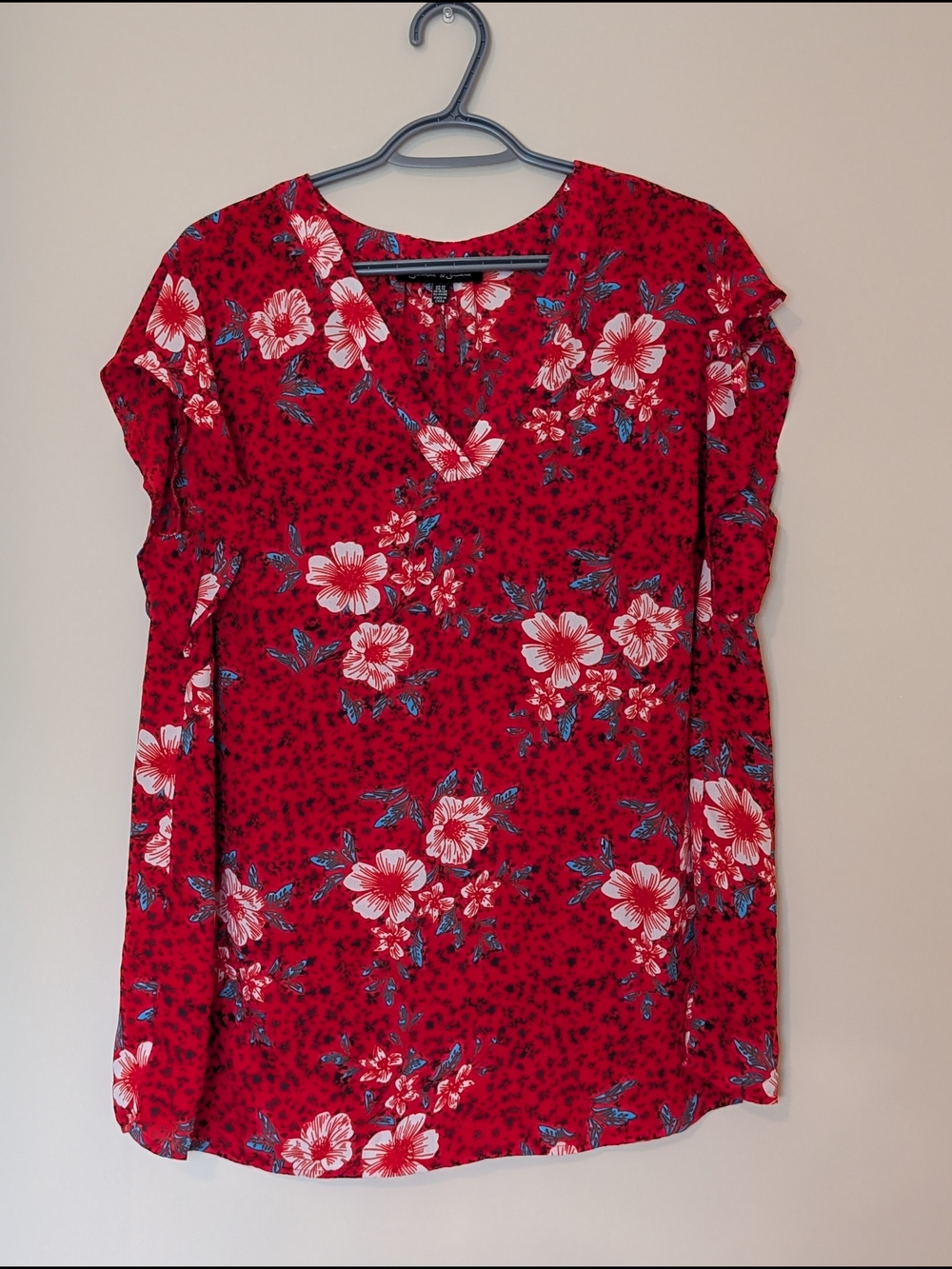 Jasmine & Juliana, Red Floral V-Neck Flutter Sleeve Blouse, Size 1X